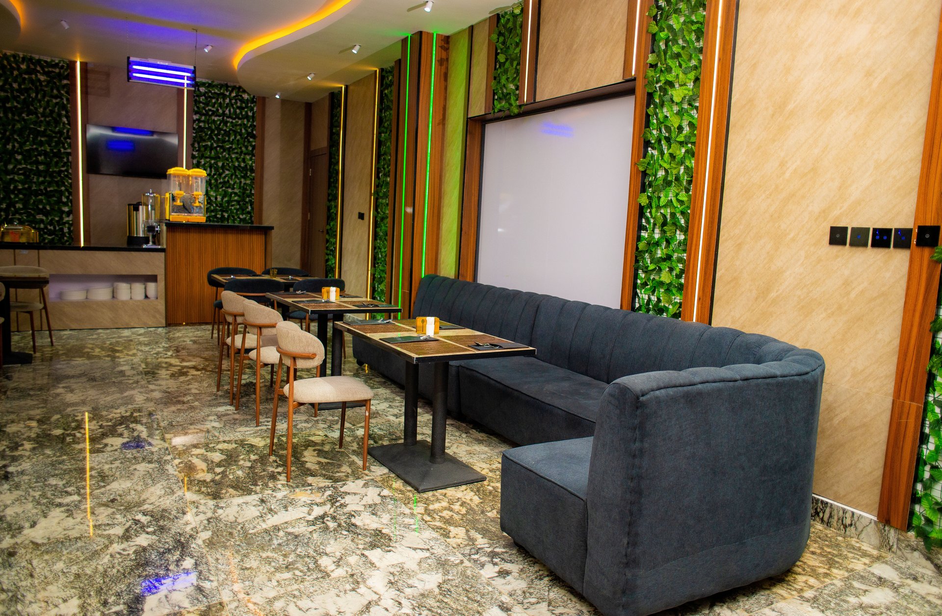 Dining at Ellipse Hotels